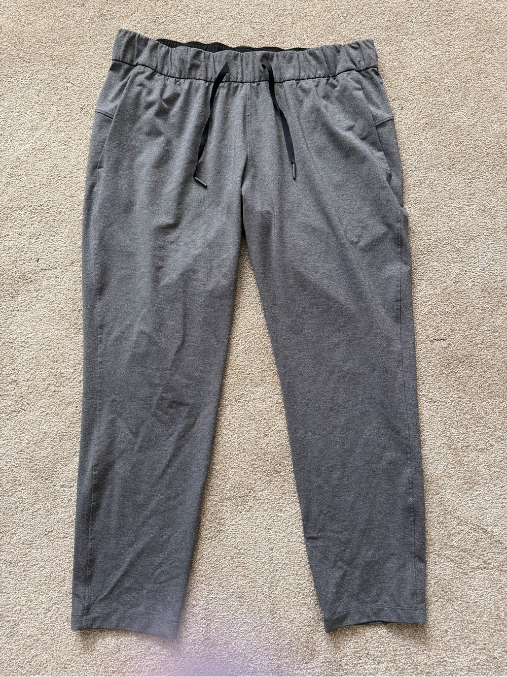 Lululemon On The Fly 28’’ Heathered Black Women’s Size 12 Pants